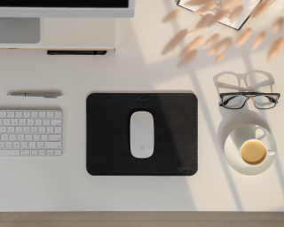 Full-Grain Leather Mouse Pad In Carbon Color