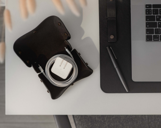 Power Adapter And Cord Organizer, Size M In Carbon Color