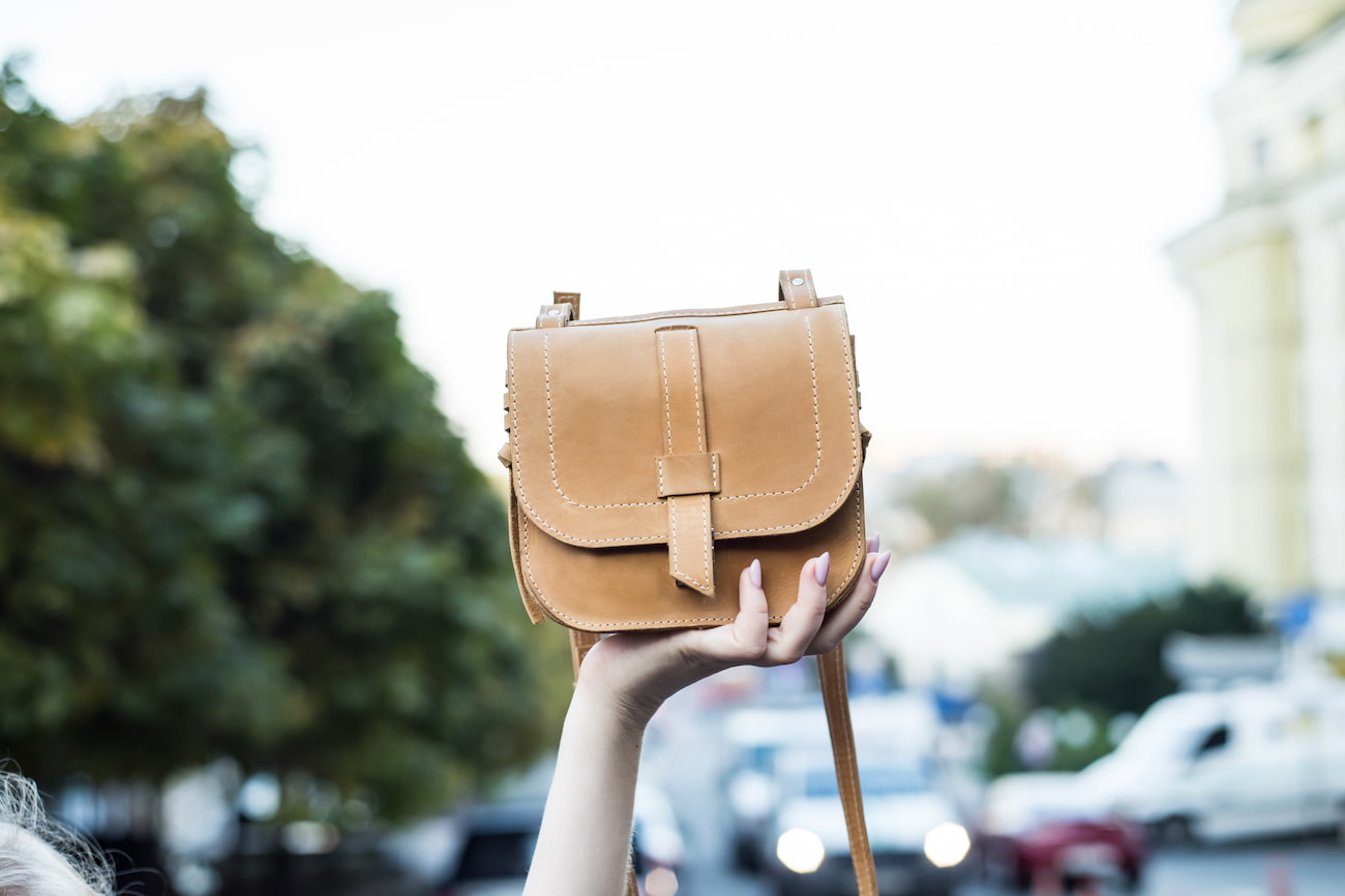 3 things you NEED to know before trying to score your dream bag at