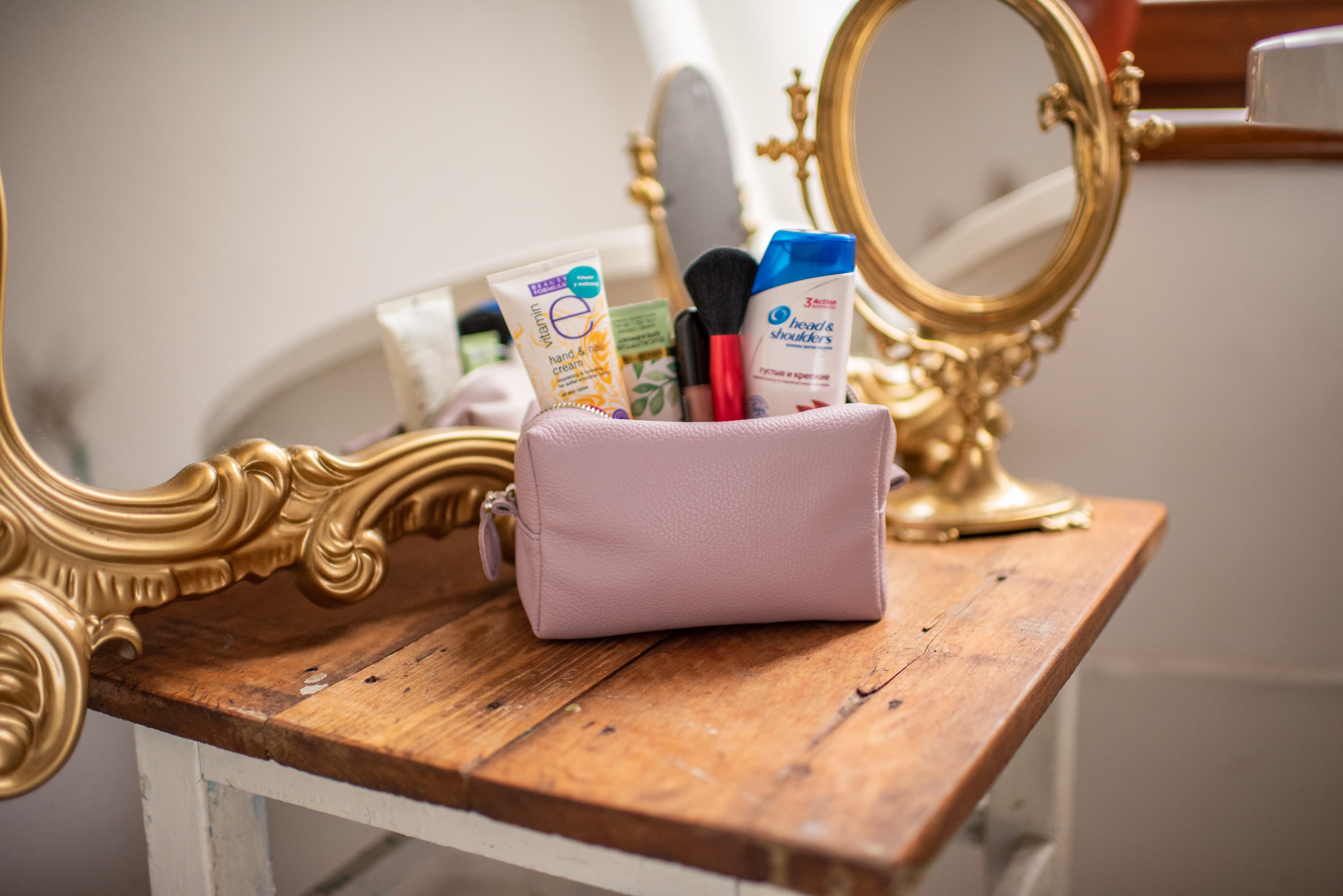 5 Essential Makeup Items for Every Makeup Bag