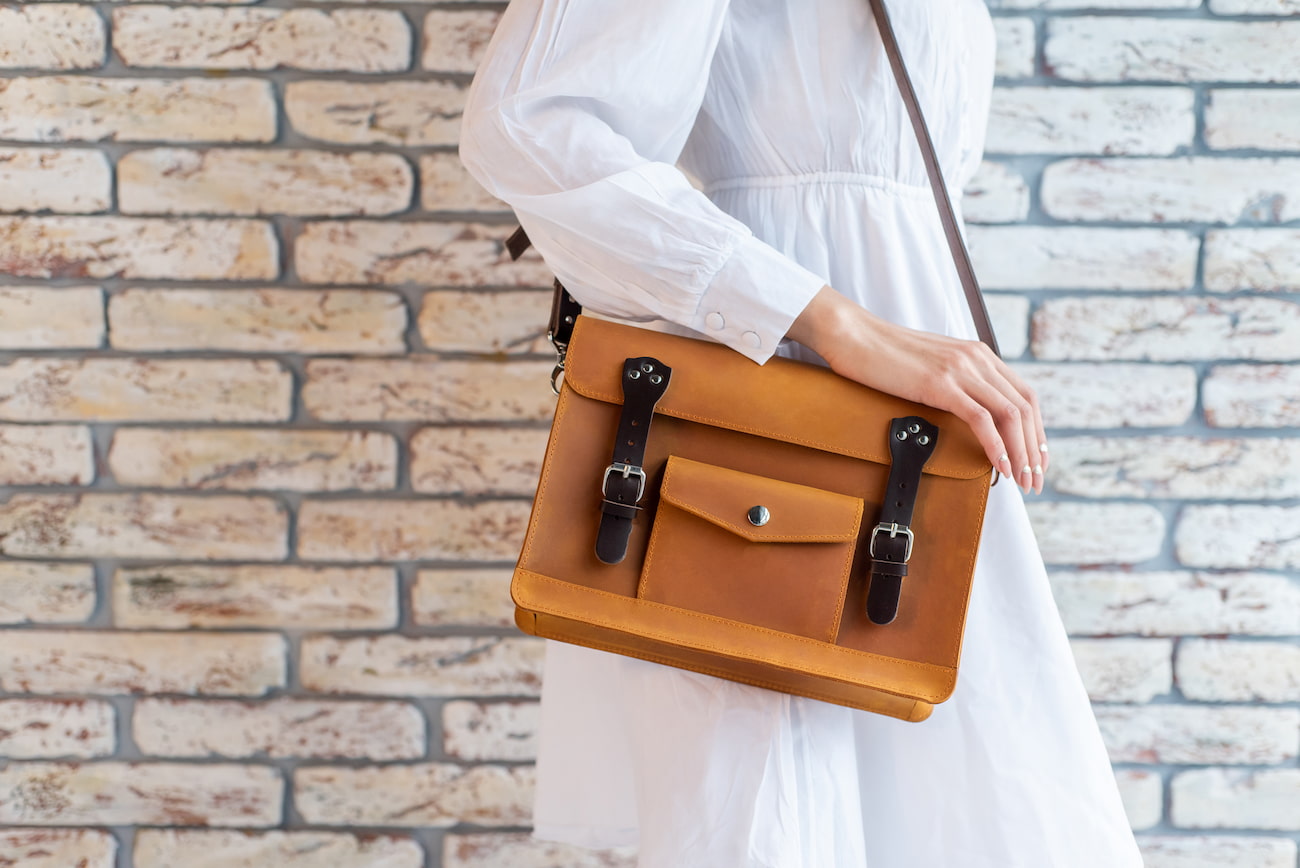 Leather satchel without top handle